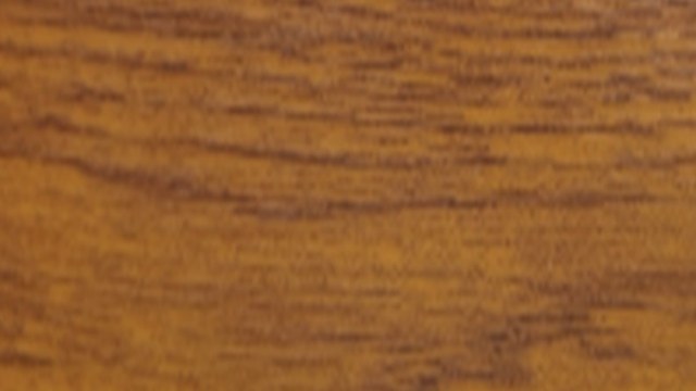 Acabamento Golden Oak das esquadrias de PVC Ressoar